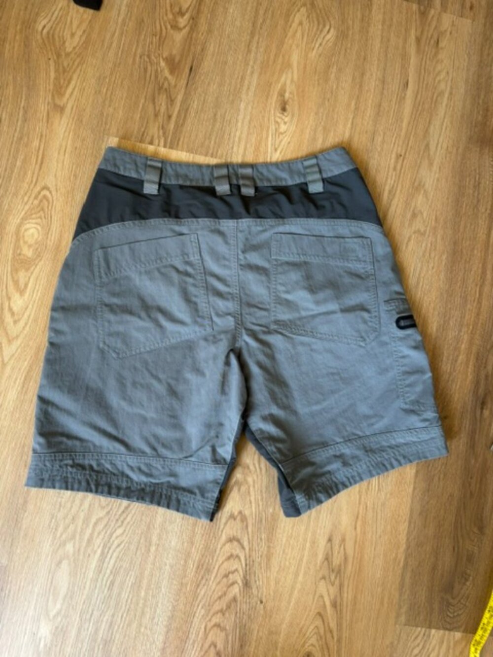 REI Mens Cargo Hiking Shorts Gray Nylon EUC 30 Waist - Picture 4 of 4